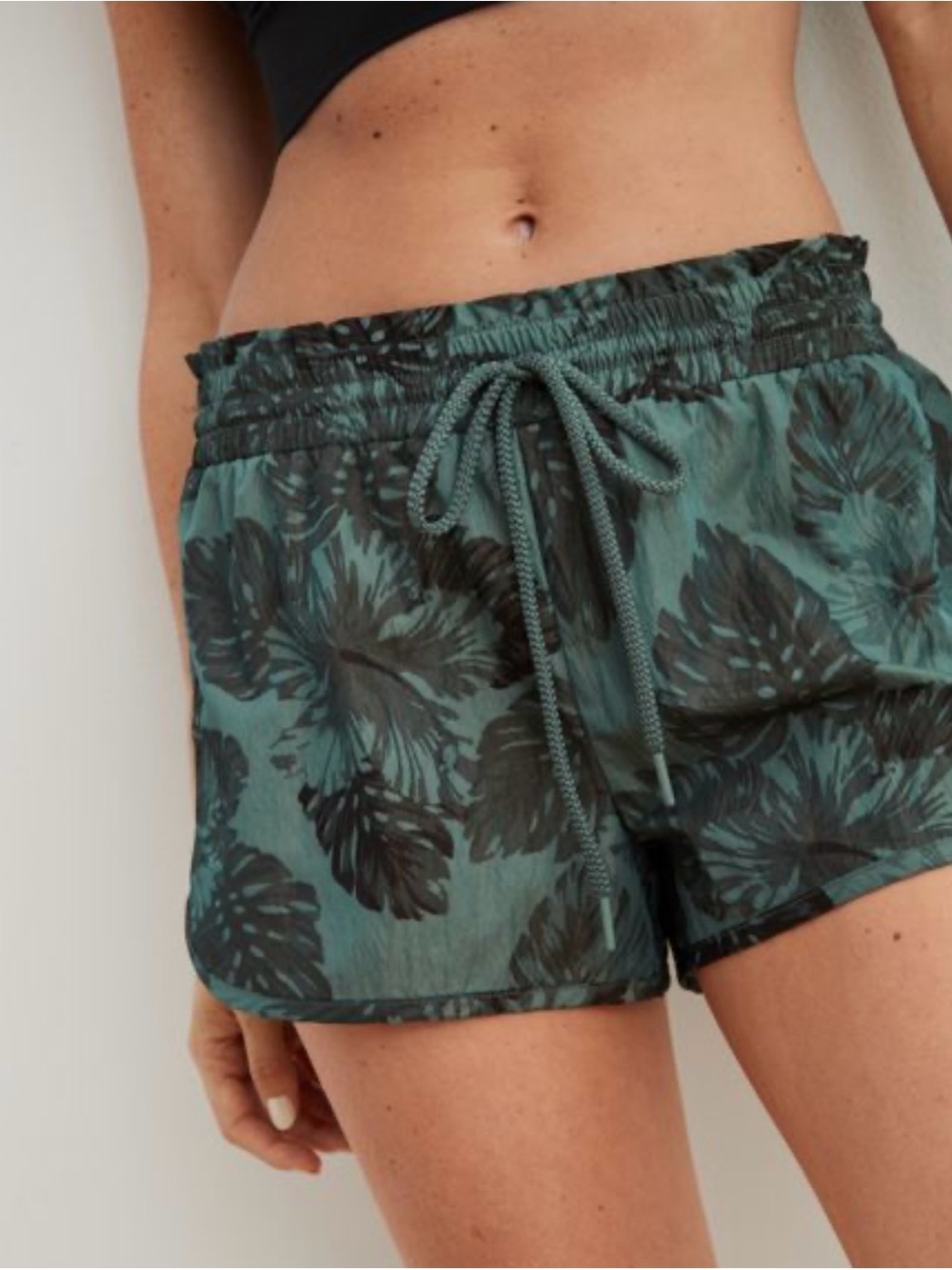 #97 AerieTropical Leaf Print Drawstring Running Shorts Size XS
